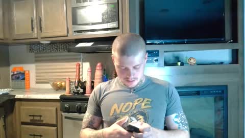 Snapshot of redinthebed chatting on December 17, 2024, 11:38 pm InkedGinger online show from December 17, 2024, 11:38 pm