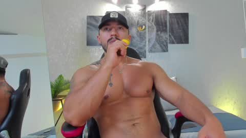 Snapshot of regan_pearson chatting on December 15, 2024, 3:09 pm Regan online show from December 15, 2024, 3:09 pm