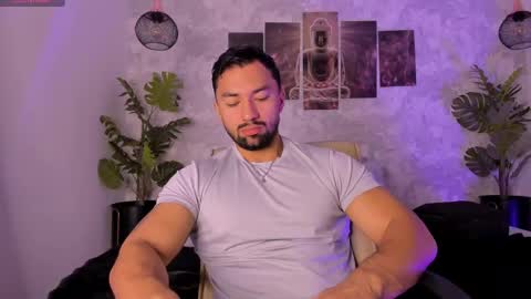 Snapshot of regan_pearson chatting on March 7, 2025, 10:21 pm Regan online show from March 7, 2025, 10:21 pm