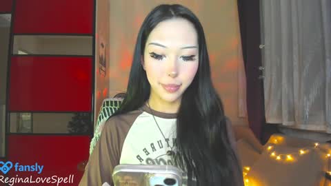 Snapshot of reginainspace chatting on February 2, 2025, 9:34 pm Regina online show from February 2, 2025, 9:34 pm