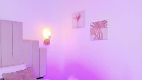 Snapshot of reikaminato chatting on September 17, 2025, 12:29 pm Reika  online show from September 17, 2025, 12:29 pm