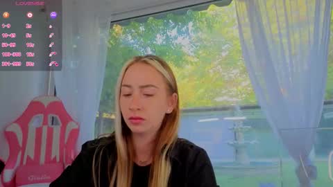 Snapshot of reina_cummings chatting on September 15, 2025, 6:13 am reina cummings online show from September 15, 2025, 6:13 am