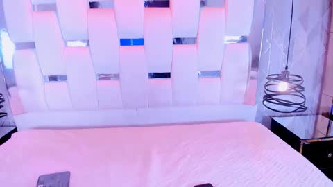 Snapshot of renataferrer_1 chatting on November 1, 2025, 2:08 pm      online show from November 1, 2025, 2:08 pm