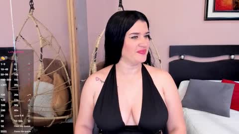 Snapshot of renataruiz_rr chatting on October 10, 2025, 12:04 pm      online show from October 10, 2025, 12:04 pm