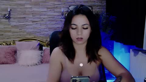 Snapshot of renesmesweet chatting on January 7, 2025, 3:02 pm renesmesweet online show from January 7, 2025, 3:02 pm