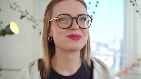 Snapshot of rettazuziak chatting on November 17, 2025, 5:35 am Sofia online show from November 17, 2025, 5:35 am