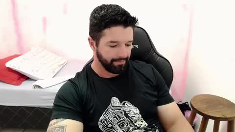 Snapshot of richrolland chatting on February 4, 2025, 11:06 pm Rickseduction online show from February 4, 2025, 11:06 pm