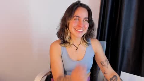 Snapshot of riley_colors chatting on March 8, 2025, 11:39 pm Riley online show from March 8, 2025, 11:39 pm