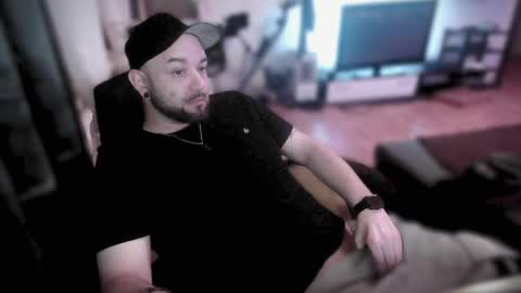 Snapshot of riptid3_ chatting on February 20, 2025, 12:41 am Ask Me online show from February 20, 2025, 12:41 am