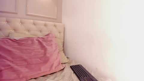 Snapshot of riri_candy chatting on February 19, 2025, 9:39 am Riri Candy online show from February 19, 2025, 9:39 am