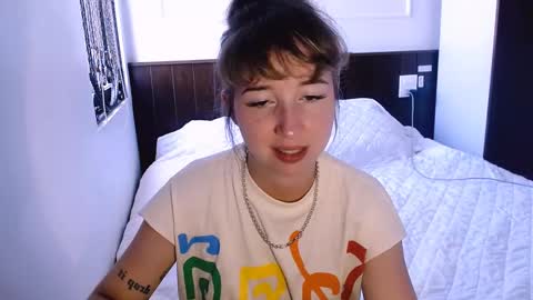 Snapshot of riri_rich chatting on March 12, 2025, 5:35 am Rita online show from March 12, 2025, 5:35 am