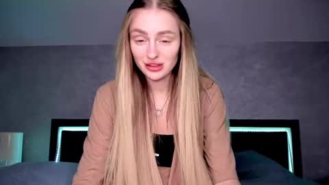 Snapshot of rita_orra chatting on March 3, 2025, 5:07 pm Rita online show from March 3, 2025, 5:07 pm