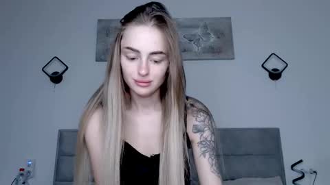 Snapshot of rita_orra chatting on September 12, 2025, 8:03 am Rita online show from September 12, 2025, 8:03 am