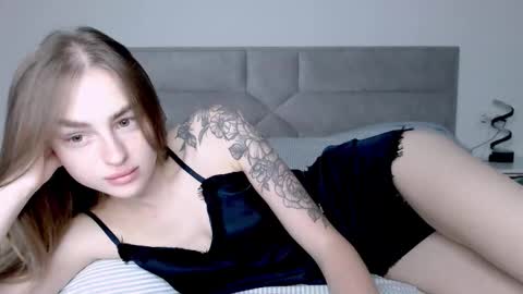 Snapshot of rita_orra chatting on September 24, 2025, 8:39 am Rita online show from September 24, 2025, 8:39 am
