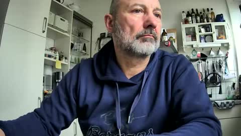 Snapshot of roadrunnerger chatting on February 21, 2025, 1:00 pm roadrunnerger online show from February 21, 2025, 1:00 pm