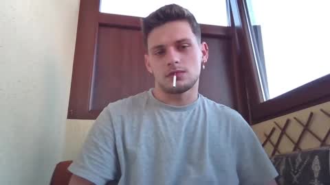 Snapshot of roberto_twink1 chatting on February 10, 2025, 6:31 am Roberto online show from February 10, 2025, 6:31 am