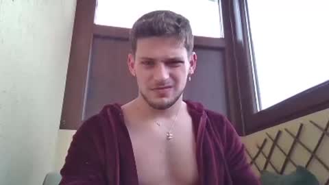 Snapshot of roberto_twink1 chatting on February 17, 2025, 8:09 am Roberto online show from February 17, 2025, 8:09 am