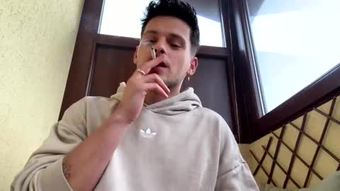 Snapshot of roberto_twink1 chatting on October 28, 2025, 6:28 am Roberto online show from October 28, 2025, 6:28 am