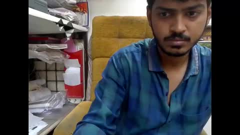 Snapshot of robertsalia220 chatting on October 3, 2025, 12:35 pm Robertsalia online show from October 3, 2025, 12:35 pm