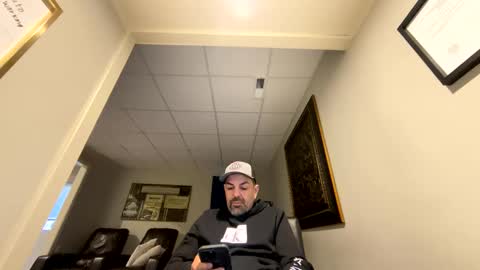 Snapshot of roblatino12 chatting on December 7, 2024, 8:27 pm roblatino12 online show from December 7, 2024, 8:27 pm