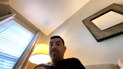 roblatino12 online show from February 12, 2025, 4:44 pm