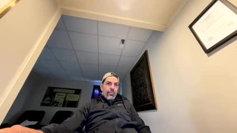 roblatino12 online show from February 17, 2025, 3:20 pm