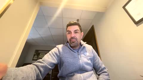 Snapshot of roblatino12 chatting on March 3, 2025, 5:39 pm roblatino12 online show from March 3, 2025, 5:39 pm