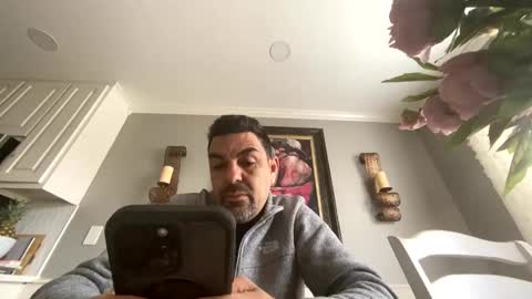 roblatino12 online show from March 4, 2025, 2:42 pm