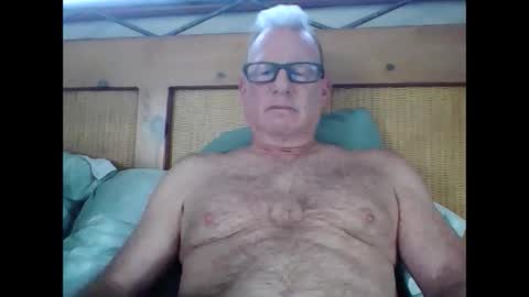 Snapshot of robo0000 chatting on October 6, 2025, 2:47 pm robo0000 online show from October 6, 2025, 2:47 pm
