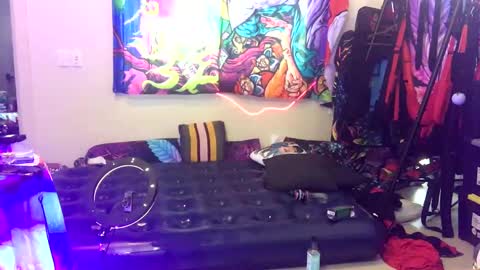 rod77knee online show from December 26, 2024, 3:38 am