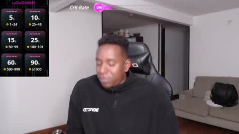 Snapshot of rogger_physique chatting on January 18, 2025, 2:36 am Rogger online show from January 18, 2025, 2:36 am