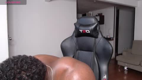 Snapshot of rogger_physique chatting on January 22, 2025, 1:42 am Rogger online show from January 22, 2025, 1:42 am