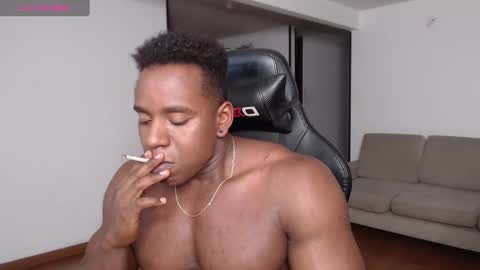 Snapshot of rogger_physique chatting on February 7, 2025, 4:06 am Rogger online show from February 7, 2025, 4:06 am