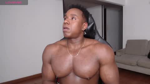 Snapshot of rogger_physique chatting on February 22, 2025, 3:45 am Rogger online show from February 22, 2025, 3:45 am