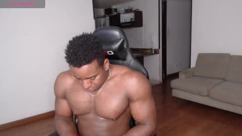 Snapshot of rogger_physique chatting on March 4, 2025, 5:42 am Rogger online show from March 4, 2025, 5:42 am