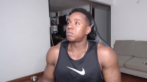 Snapshot of rogger_physique chatting on March 11, 2025, 11:48 pm Rogger online show from March 11, 2025, 11:48 pm