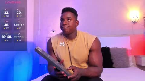 Snapshot of rogger_physique chatting on September 14, 2025, 9:03 pm Rogger online show from September 14, 2025, 9:03 pm