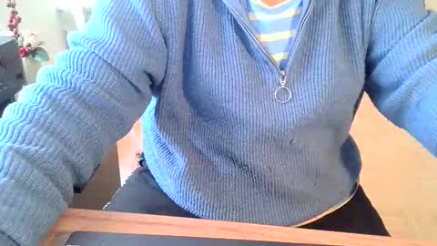 Snapshot of rolandloser1000 chatting on January 10, 2025, 8:51 am rolandloser1000 online show from January 10, 2025, 8:51 am