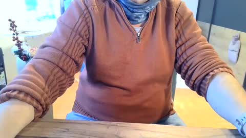 Snapshot of rolandloser1000 chatting on January 21, 2025, 7:37 am rolandloser1000 online show from January 21, 2025, 7:37 am