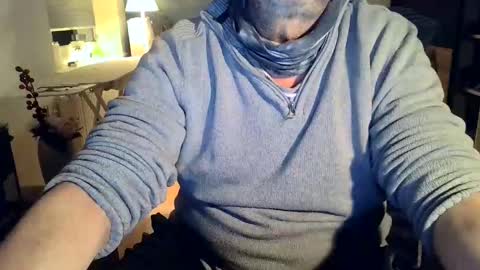 Snapshot of rolandloser1000 chatting on January 22, 2025, 4:33 pm rolandloser1000 online show from January 22, 2025, 4:33 pm