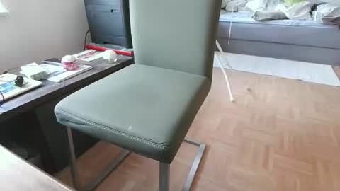 Snapshot of rolandloser1000 chatting on October 21, 2025, 7:42 am rolandloser1000 online show from October 21, 2025, 7:42 am