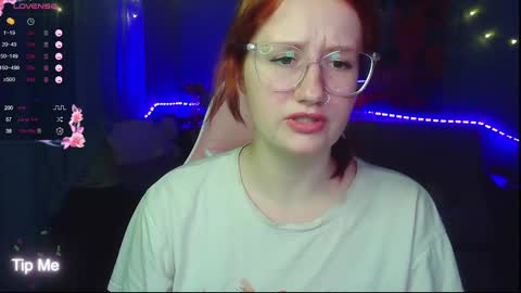 Snapshot of roniya_v chatting on December 2, 2024, 3:03 pm Spicy lady Kristy online show from December 2, 2024, 3:03 pm