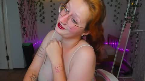 Snapshot of roniya_v chatting on September 20, 2025, 12:50 pm Spicy lady Kristy online show from September 20, 2025, 12:50 pm