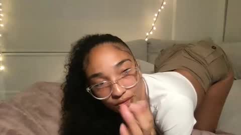 Snapshot of rosalinatoosexy chatting on September 11, 2025, 4:45 am Rosalina online show from September 11, 2025, 4:45 am