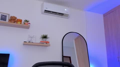 Snapshot of rose__saenz chatting on February 24, 2025, 5:09 pm Rose Saenz online show from February 24, 2025, 5:09 pm