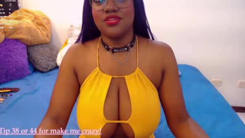 Snapshot of rosebeckers7 chatting on December 2, 2024, 4:42 pm Your girl Rose  6k of followers online show from December 2, 2024, 4:42 pm