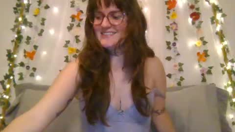 Snapshot of rosie_woods chatting on October 15, 2025, 3:28 am rosie_woods online show from October 15, 2025, 3:28 am