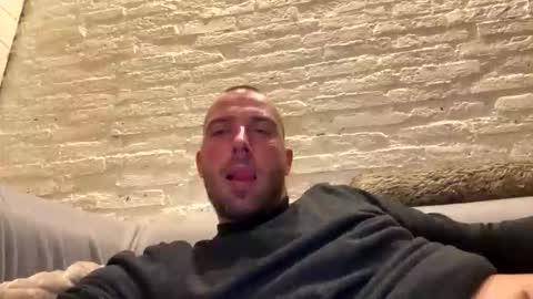 Snapshot of rotteei1 chatting on October 16, 2025, 8:54 pm rotteei1 online show from October 16, 2025, 8:54 pm