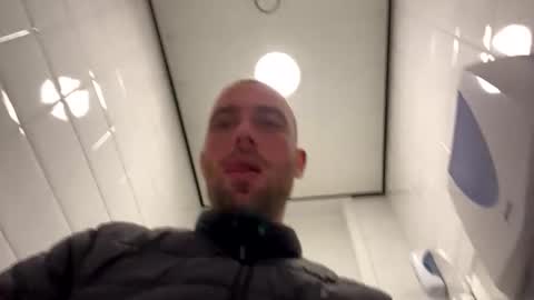 Snapshot of rotteei1 chatting on October 17, 2025, 9:01 am rotteei1 online show from October 17, 2025, 9:01 am