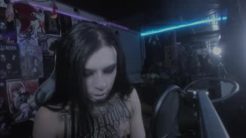 Snapshot of rotten_dreams chatting on March 7, 2025, 10:32 pm rot online show from March 7, 2025, 10:32 pm